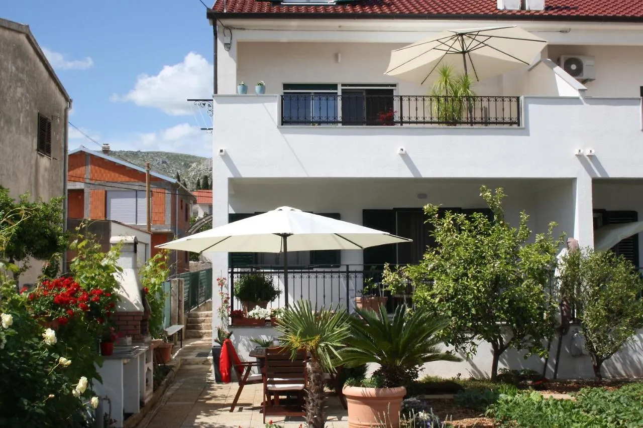 Apartments By The Sea Trogir - 20307 0*,  Kroatien